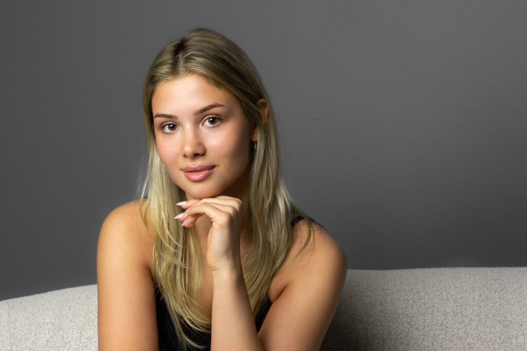 Modellfoto i studio – eksempel fra portrettfotokurs hos Apex Bergen.