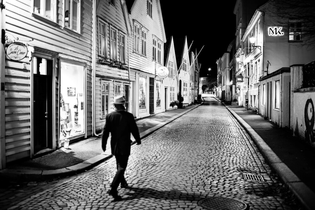 Nattfoto i Bergen sentrum – eksempel fra nattfotokurs med Apex Bergen.